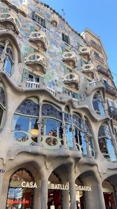 Barcelona Aesthetic, Spain Aesthetic, Inspo Pics, Barcelona Travel, Barcelona Spain, Spain Travel, Pretty Places, Travel Inspo, Albania