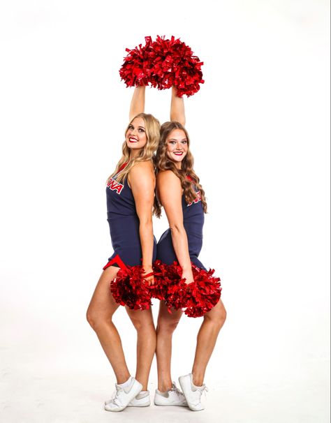 Buddy Cheer Poses, Football Game Poses With Friends, Cheer Jumps Pictures, Danceline Picture Ideas, Pom Team Pictures, Cheer Pictures Best Friend Poses, Studio Cheer Pictures, Cute Cheer Poses With Friends, Cute Cheer Pics With Friends