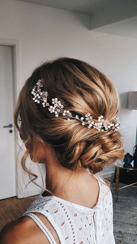 Chignon Wedding, Pearl Bridal Headpiece, Crystal Hair Vine, Hair Chains, Bridal Hair Jewelry, Bridal Hair Vine, Wedding Hairstyles Updo, Wedding Updo, Hair Comb Wedding