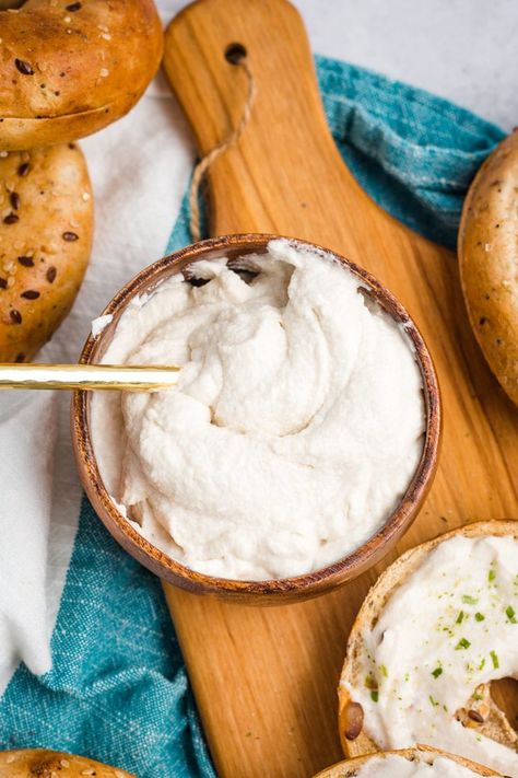 Vegan Cream Cheese Recipe, Dairy Free Sauces, Vegan Cream Cheese Frosting, Dairy Free Cheesecake, Vegan Dips, Vegan Cheese Recipes, Vegan Cheese Sauce, Vegan Meatballs, Vegan Dip