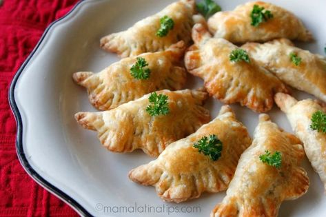 Fish Empanadas: Favorites Forever in My Family Fish With Vegetables, Recipes For Lent, Easy Mexican Recipes, Lenten Recipes, Homemade Buns, Lent Recipes, Boricua Recipes, Shrimp And Vegetables, Ash Wednesday