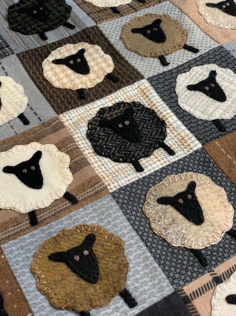 Sheep Crafts, Wool Felt Projects, Wool Applique Patterns, Wool Quilts, Not Meant To Be, Penny Rug, Applique Quilting, Penny Rugs, Wool Projects