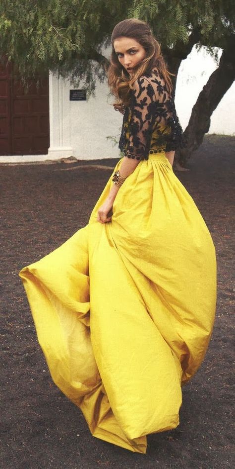 Styling Beautiful Ball Skirts: with a cropped lace top Ball Skirt, Yellow Maxi, Yellow Skirt, Full Skirts, Color Crush, Maxi Skirts, Outfit Donna, Up Girl, Yellow Dress