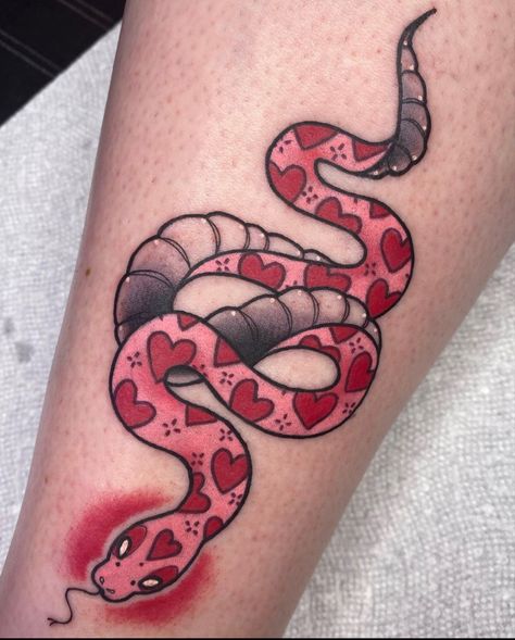 Red And Black Snake, Petit Tattoo, Pink Tattoo, Funky Tattoos, Tatuaje A Color, Cute Tattoos For Women, Leg Tattoo, Girly Tattoos, Tattoo Flash Art