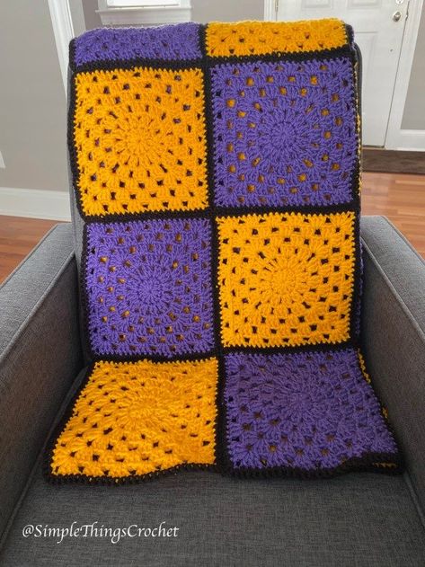 Halloween Afghan Crochet, Crochet Granny Square Blanket, Crochet Animals Free Patterns, Crochet Home Decor, Afghan Patterns, Crochet Patterns Free Blanket, Blanket Stitch, Single Crochet Stitch, Halloween Crochet