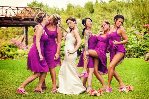 Well, this is the hottest wedding photo in history. Goofy Wedding, Awkward Wedding Photos, Wedding Fail, Wedding Ceremony Ideas, Bride Photos, Funny Wedding Photos, Bridesmaids Photos, Wedding Humor, How To Pose