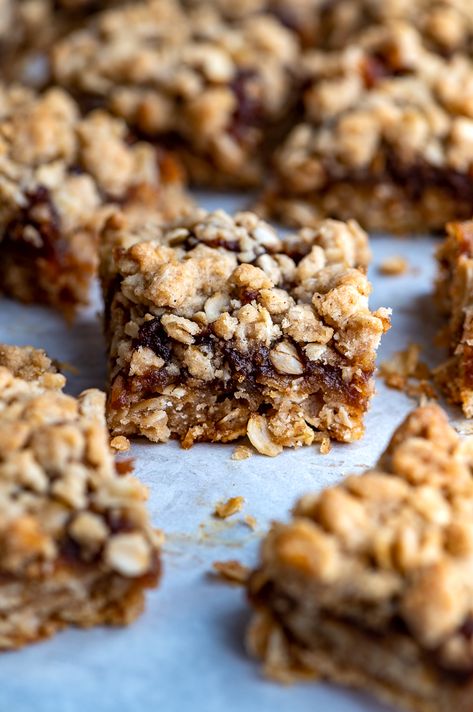 Apple Butter Oatmeal Bars Date Dessert Recipes, Homemade Fig Newtons, Canadian Dessert, Date Squares, Fig Bars, Chile Sauce, Apple Oatmeal, Snacks To Make, Oatmeal Bars