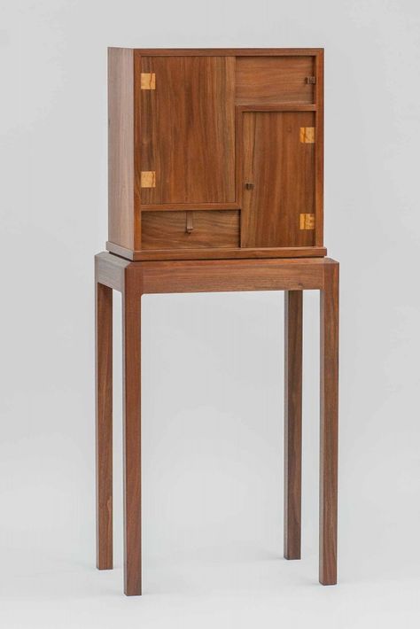 Wooden Box With Doors, Krenov Furniture, James Krenov, Drinks Cabinets, Japanese Cabinet, Japanese Carpentry, Fine Furniture Design, Tea Chest, Wood Furniture Design