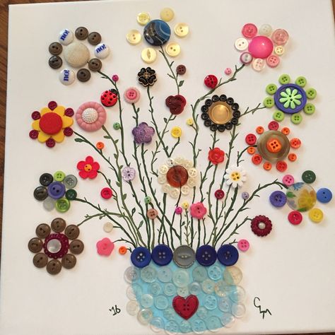 Button Flowers On Canvas, Pictures With Buttons, Crafting With Buttons, Button Art Ideas Creative, Button Crafts Ideas Creative, Bangles Art Crafts, Button Pictures Ideas, Easy Easter Decor, Button Tree Art