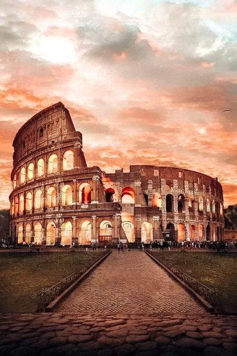 Collesium Roma, Rome Collesium, Landmarks Of The World, Colosseum Italy, Film Filter, Couples Trip, Europe Bucket List, Travel Pictures Poses, Italy Rome