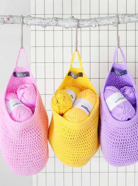 Crochet Storage Bag, Diy Crochet Basket, Crocheted Baskets, Crochet Hanging, Crochet Storage, Bag Pattern Free, Crochet Quilt, Crochet Winter, Crochet Bags Purses