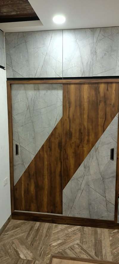 Door Wardrobe Design, Modern Wardrobe Design Sliding Doors, Sliding Glass Door Window Treatments, बेडरूम डिजाइन, Wardrobe Design Ideas, Bedroom Wardrobe Ideas, Wardrobe Laminate Design, Sliding Door Wardrobe Designs, Wall Wardrobe Design