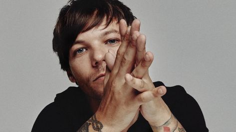 Louis Tomlinson: ‘It took some real maturity to understand that One Direction wasn't real life’ | British GQ Gq Magazine, Louis Williams, Tom Hanks, Zayn Malik, Larry Stylinson, Computer Wallpaper, Liam Payne, Wallpaper Pc, Niall Horan