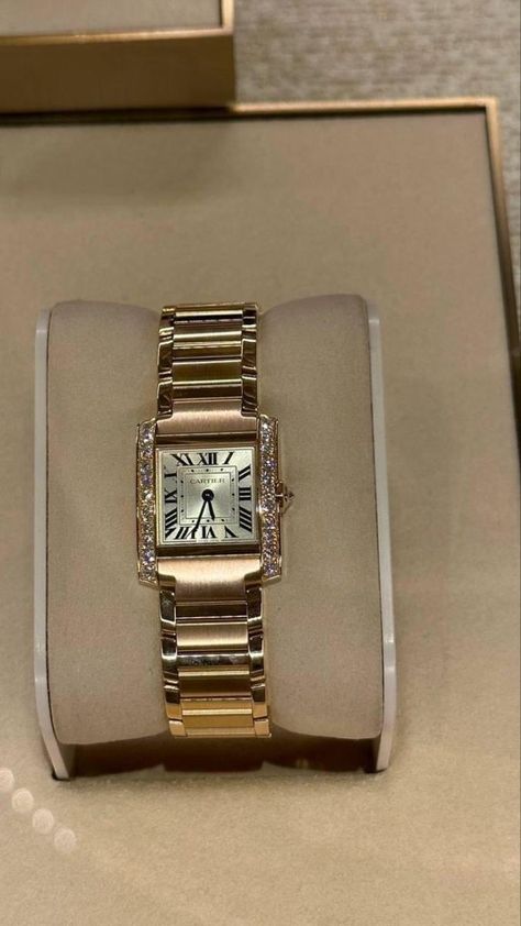 Cartier watch Cartier Tank Watch, Pretty Watches, Tank Watch, Vintage Watches Women, Wrist Jewelry, Luxe Jewelry, Watch Luxury, Cartier Tank, Jewelry Accessories Ideas