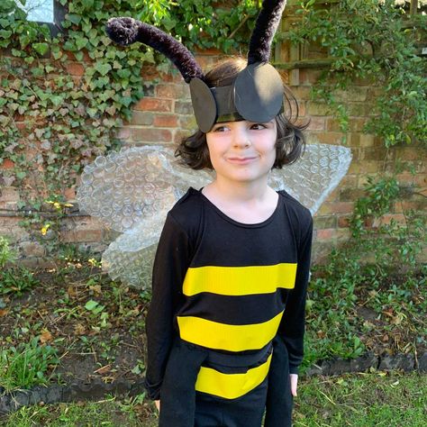 Diy Insect Costume For Kids, Insect Costume Diy, Diy Bee Wings, Diy Bumblebee Costume, Kids Bumble Bee Costume, Diy Bee Costume, Grasshopper Costume, Bee Fancy Dress, Bee Costume Diy