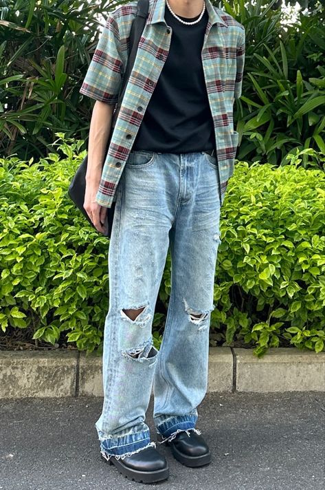 Big Jeans Outfit Men, Blue Jeans Outfit Men Aesthetic, Picnic Outfit Ideas Casual Jeans, Ripped Jeans Men Outfits, Big Jeans Outfit, Baggy Ripped Jeans Outfit, Blue Jeans Outfit Men, Baggy Ripped Jeans, Supernatural Dr