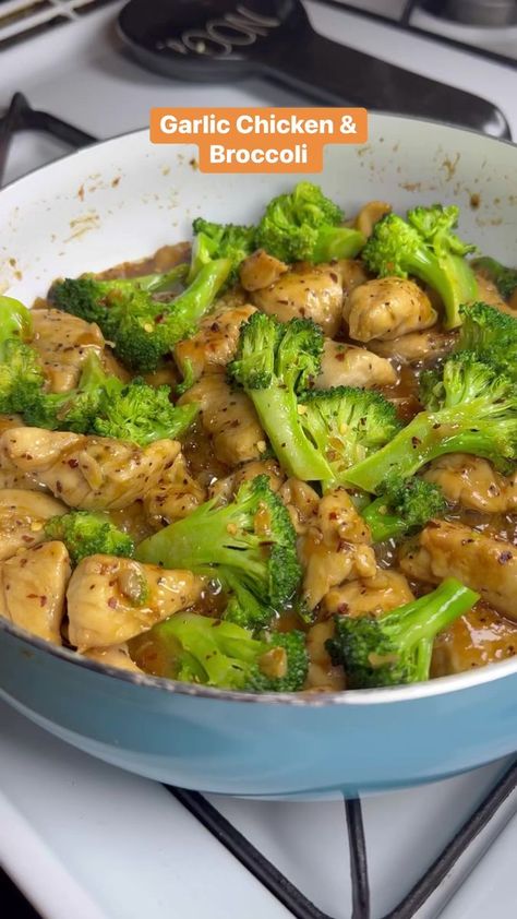 This BOMB Garlic Chicken & Broccoli is better than take out, pair it with fluffy white rice for the perfect take-out meal! ingredients listed in the first comment! #bigmamacooks #chickenandbroccoli #garlicchicken #garlicbroccoli | Big Mama Cooks Big Mama Cooks, Garlic Chicken Broccoli, Garlic Chicken And Broccoli, Chicken Receipts, Fluffy White Rice, Asian Dish, Garlic Broccoli, Chicken Thighs Recipes, Chicken And Broccoli