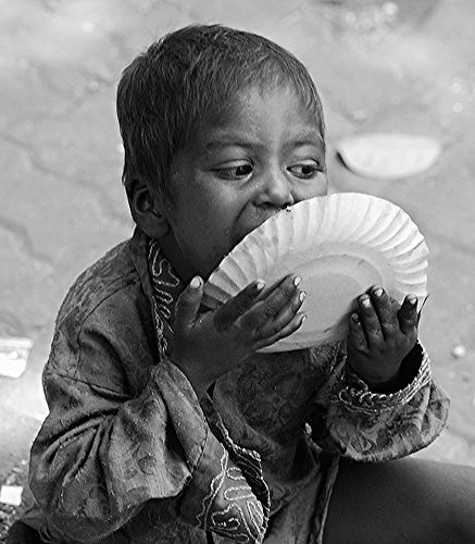 Poverty Photography, Poverty And Hunger, Hungry Children, World Hunger, The Great, Kids Around The World, Emotional Photography, Powerful Images, Poor Children