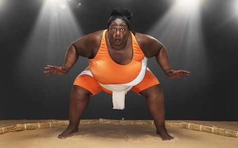 The heaviest competing sportswoman living is sumo wrestler Sharran Alexander (UK) of London, UK, who weighs 203.21 kg (448 lbs). Women Sumo, Tallest Dog, Sumo Wrestler, Guinness Book Of World Records, Guinness Book, Love My Body, Guinness World Records, Young Professional, Female Athletes