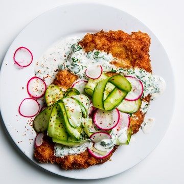 Chicken Milanesa, Cheetos Chicken, Milanesa Recipe, Skinless Chicken Breast Recipes, Chicken Cutlet Recipes, Chicken Milanese, Ranch Sauce, Crispy Chicken Recipes, Chicken Cutlet