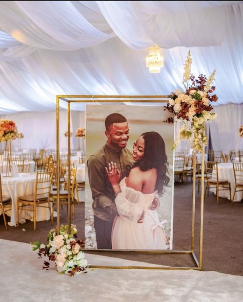 Wedding Repection Decor, Wedding Photo Slideshow Ideas, New Wedding Decor Ideas, Pictures For Wedding Decor, Goddess Theme Wedding, Backdrop Ideas For Wedding Reception, Photo Gallery Wedding Decoration, Wedding Picture Display At Reception, Engagement Decorations At Home