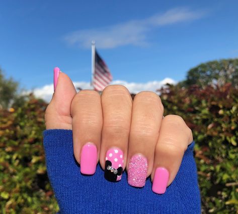 Disney Pink Minnie Mouse with dots and Swarovski crystals gel nails 1/2018 Minnie Mouse Nail Art, Disney Themed Nails, Disneyland Nails, Disney Nail Designs, Mickey Mouse Nails, Deco Disney, Disney Inspired Nails, Minnie Mouse Nails, Disney Acrylic Nails