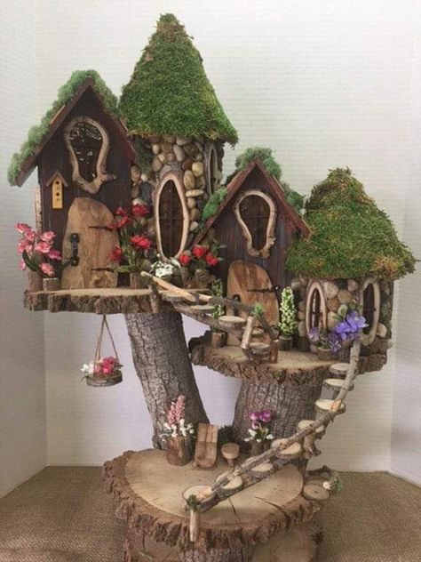 Fairy Garden Design Ideas, Garden Tree House, Indoor Fairy Gardens, Fairy Tree Houses, Fairy House Diy, Fairy Garden Designs, Fairy Garden Crafts, Faeries Gardens, Fairy Tree