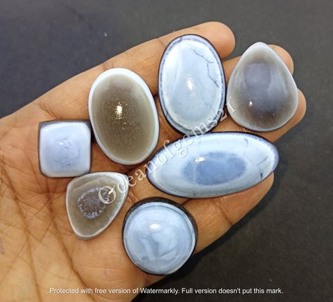 Opal Eyes, Types Of Blue, Opal Gifts, Types Of Gemstones, Opal Crystal, Agate Gemstone, Amethyst Gemstone, Blue Opal, Rocks And Minerals