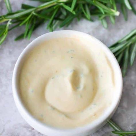 Rosemary Aioli Recipe, Dipping Sauce For Veggies, Rosemary Aioli, Aioli Recipes, Aoili Recipe, Rosemary Sauce, Garlic Aioli Sauce, Garlic Aioli Recipe, Dinner Sandwich