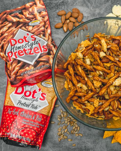 Dots Pretzels recipes trail mix savory trail mix snacks easy snacks yummy snacks Dots Pretzel Recipe, Dots Pretzels, Snacks Yummy, Trail Mix Snack, Trail Mix Recipe, Recipes With Ground Beef, Trail Mix Recipes, Pretzels Recipe, Rub Recipes