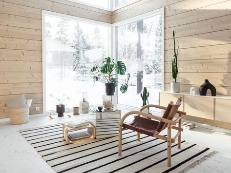 Light and bright modern log house – This is the home of Krista, Tommi, Klaudia and Amanda - Honka Modern Log House, Cabin Modern, Scandinavian Architecture, Contemporary Scandinavian, Wood Interior Design, Log House, Wood Interiors, Scandinavian Decor, Building A New Home