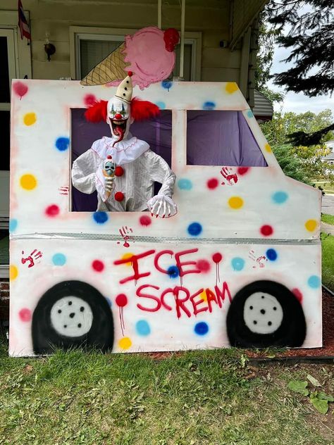 Clown Scene Haunted House, Clown Halloween Yard Decorations, Haunted Trunk Or Treat Ideas, Clown Theme Halloween Decor Outdoor, Diy Haunted Carnival, Halloween Carnevil Ideas, Hansel And Gretel House Halloween, Creepy Clown Halloween Decorations, Witch Scenes For Halloween