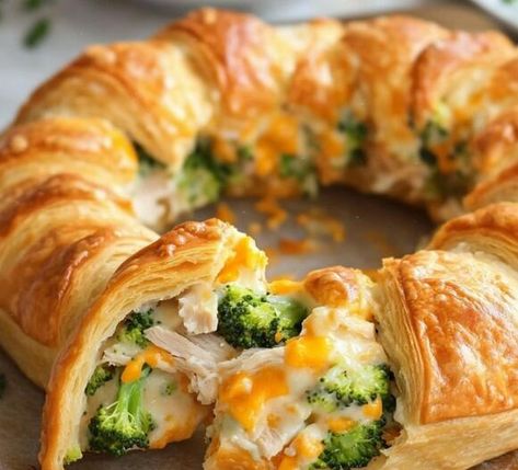 Crescent Chicken, Cheesy Chicken And Broccoli, Chicken Ring, Strawberry Pop Tart, Chicken Caesar Pasta Salad, Zesty Sauce, Crostini Recipes, Crescent Ring, Chicken And Broccoli