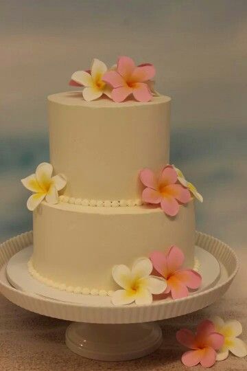 Sugar plumeria on buttercream wedding cake Frangipani Cake, Plumeria Cake, Cafe Cakes, Cake Pattern, Birthday Cake With Flowers, Birthday Goals, Buttercream Wedding Cake, Mini Cakes Birthday, Sweet Bakery