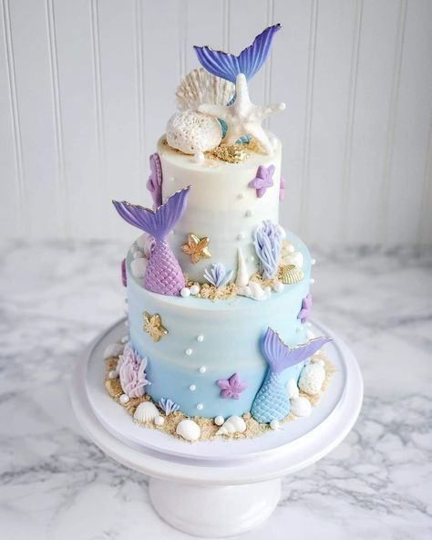 2 Tier Mermaid Cake, Mermaid Birthday Cake Ideas, Ocean Cakes, Mermaid Birthday Party Decorations, Little Pony Cake, Mermaid Theme Birthday Party, Mermaid Birthday Cakes, Sea Cakes, Ocean Birthday