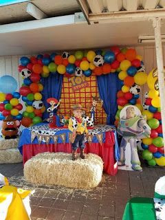 Super Ideas para fiestas de cumpleaños, celebraciones, bodas, bautizos, comuniones, eventos: Ideas para Fiesta de cumpleaños de Toy Story Toy City, Woody Birthday, 4de Verjaardag, Toy Story Party Decorations, Toy Story Baby, Toy Story Theme, 2nd Birthday Party Themes, Toy Story Birthday Party, Birthday Toys