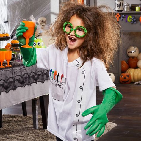 This wacky costume will take your little one to a whole new level of evil genius. Mad Scientist Halloween Costume, Science Costumes, Mad Scientist Costume, Last Minute Kostüm, Scientist Costume, Mad Scientist Halloween, Mad Scientist Birthday, Crazy Scientist, Scientist Birthday