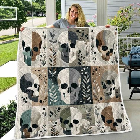 Skull Quilt, Free Motion Pattern, Unique Bedroom, Edgy Elegance, Skull Pattern, Halloween Quilts, Fall Quilts, Pattern Modern, Diy Quilt