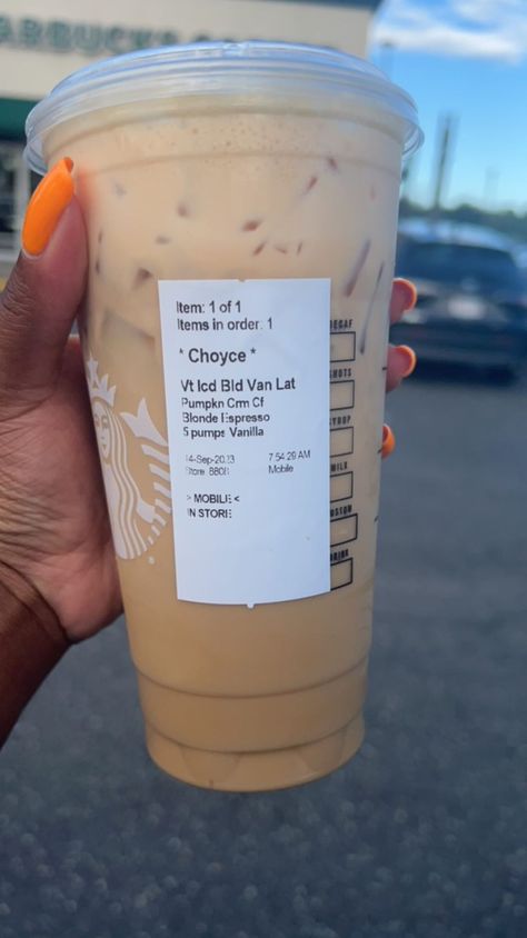 An Iced Blonde Vanilla Latte with Pumpkin Cream Cold Foam Pumpkin Cream Cold Foam, Starbucks Drink Menu, Cream Cold Foam, Starbucks Secret Menu Recipes, Fruit Infused Water Recipes, Cold Starbucks Drinks, Coffee Recipes Starbucks, Iced Starbucks Drinks, Secret Starbucks Drinks