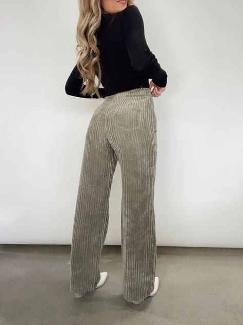 Grey Corduroy Pants Outfit, Cordoroy Pants, Grey Pants Outfit, Corduroy Pants Outfit, Chill Night, Lane 201, Night At Home, Junior Fashion, Perfect Pant