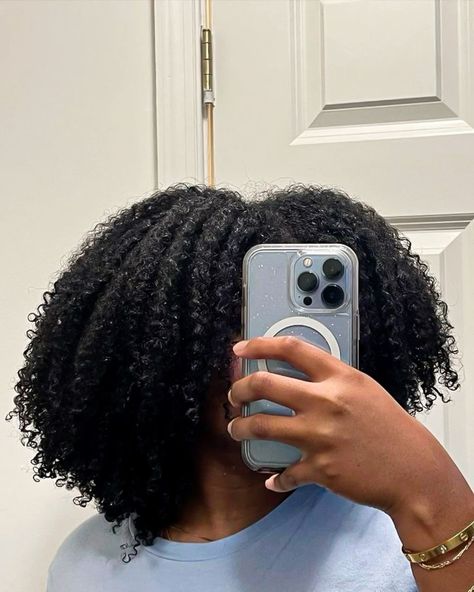 Transitioning To Natural Hair, Healthy Black Hair, Cabello Afro Natural, Natural Hair Transitioning, Quick Natural Hair Styles, Girls Natural Hairstyles, Pelo Afro, 4c Natural Hair, Protective Hairstyles Braids