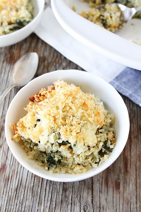 Spinach and Artichoke Quinoa Bake Recipe on twopeasandtheirpod.com Great dinner recipe! Artichoke Quinoa, Quinoa Bake, Vegetables Recipes, Quinoa Healthy, Spinach Artichoke, Quinoa Recipes, Meatless Meals, Vegetarian Dishes, Recipe Collection