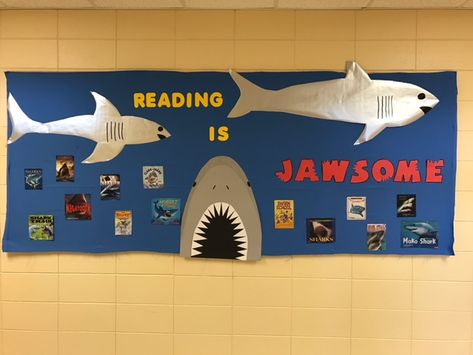 Reading is Jawsome Displayed books about sharks #library #bulletinboards Read A Thon Decorations, Shark Bulletin Board Ideas, Summer Library Displays, Shark Bulletin Board, Dive Into Reading, Book Bulletin Board, School Library Bulletin Boards, Shark Books, School Library Decor