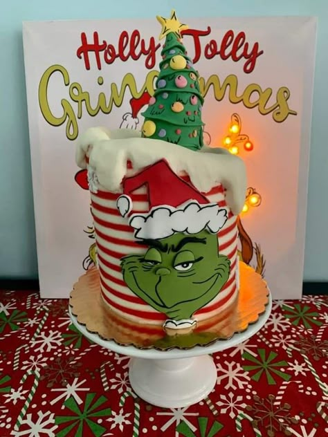 Grinch Themed Cake, Grinch Christmas Cake Ideas, Grinch Birthday Cakes, Grinch Birthday Cake Kids, The Grinch Cake Birthday, Pastel Grinch, Grinch Smash Cake, Grinch Birthday Party Cake, Grinch Cake Ideas