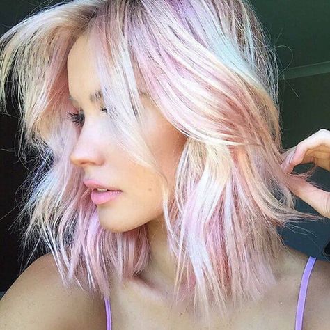 36 Beautiful Holographic Hair Trend Pictures That Are So Stunning You Can't Look Too Long At Them Holographic Hair, Opal Hair, Cotton Candy Hair, Light Pink Hair, Pink Blonde Hair, Ombre Blond, Pastel Ombre, Hair Color Unique, Candy Hair