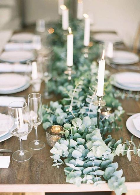 Winter Table Decorations, Eucalyptus Wedding Decor, Winter Wedding Table, Simple Table Settings, Diy Wedding Table, Boda Diy, Gorgeous Centerpieces, Christmas Dinner Table, Winter Table