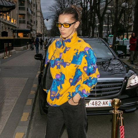 Bella Hadid Is Your New Menswear God | GQ Yellow Tinted Sunglasses, Bella Hadid Street Style, Fashion Bella, Yellow Sunglasses, Sunglasses Outfit, Bella Hadid Outfits, Effortless Outfit, Hadid Style, Future Outfit