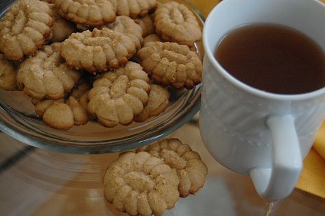 I love spritz cookies. I love brown sugar. These little gems are my idea of heaven! Brown Sugar Spritz Cookies, Press Cookies, Spritz Cookie, Pecan Cinnamon Rolls, Spritz Cookie Recipe, Making Peanut Butter, Good Roasts, Spritz Cookies, Czech Recipes