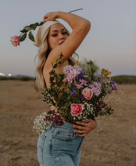 Western Photo Shoots, Boho Photoshoot, Western Photoshoot, Valentine Photo Shoot, Western Photo, Ideas Photoshoot, Western Photography, 21st Birthday Photoshoot, Beautiful Photoshoot Ideas