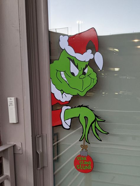 Xmas Window Painting, Christmas Window Art Ideas, Window Art Ideas, Christmas Window Art, The Grinch Face, Grinch Head, Christmas Favors Diy, Christmas Desk Decorations, Diy Christmas Door Decorations